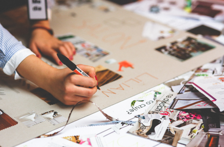 Mesa de diseño — proyecto de print on demand de calzado personalizado que no vendió